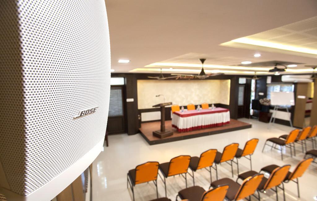 Ananyas Nest Hotel Kojambuttúr Kültér fotó