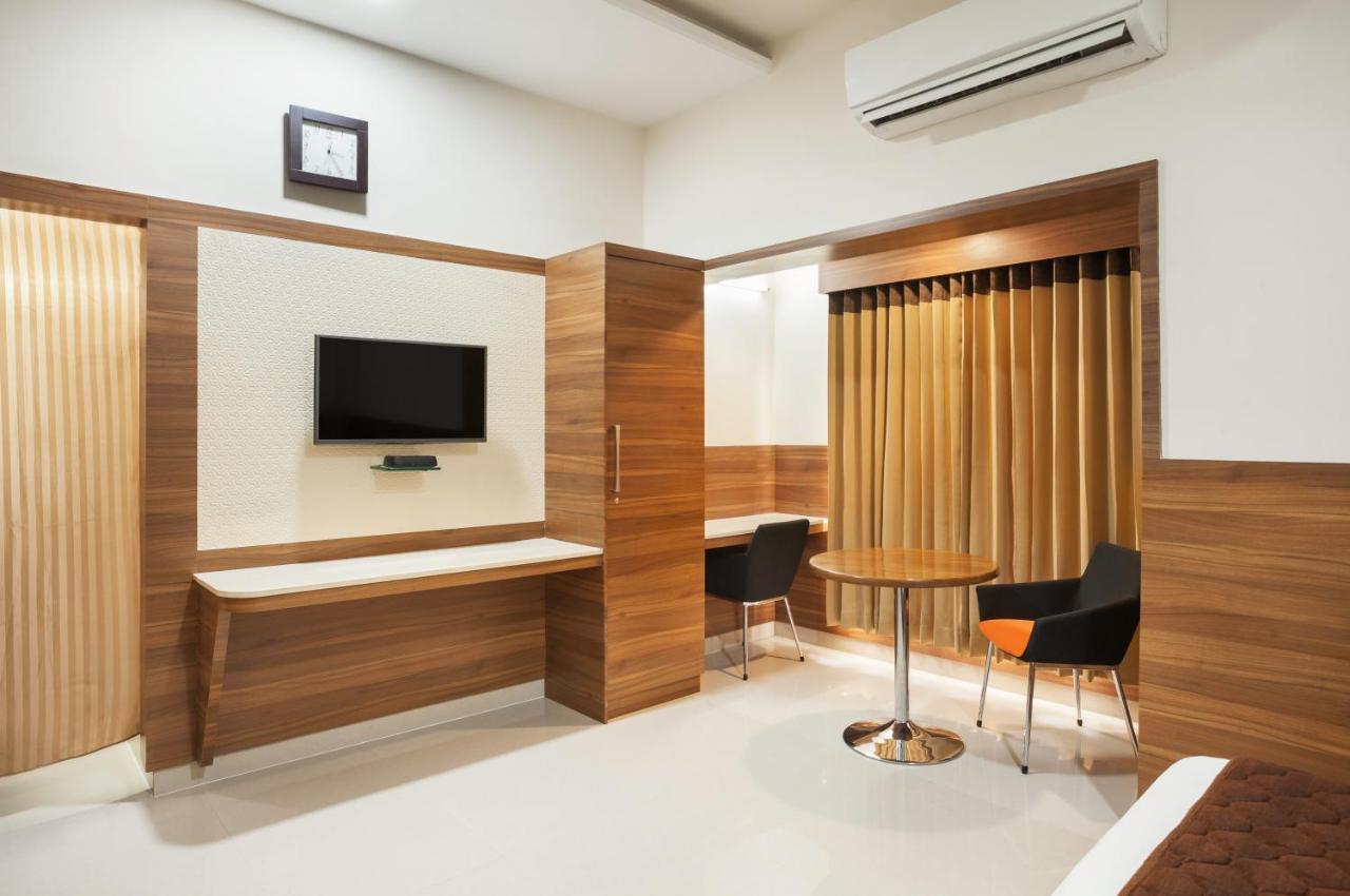 Ananyas Nest Hotel Kojambuttúr Kültér fotó