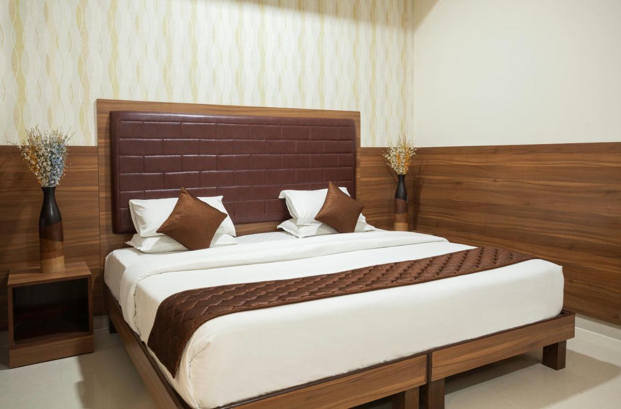 Ananyas Nest Hotel Kojambuttúr Kültér fotó